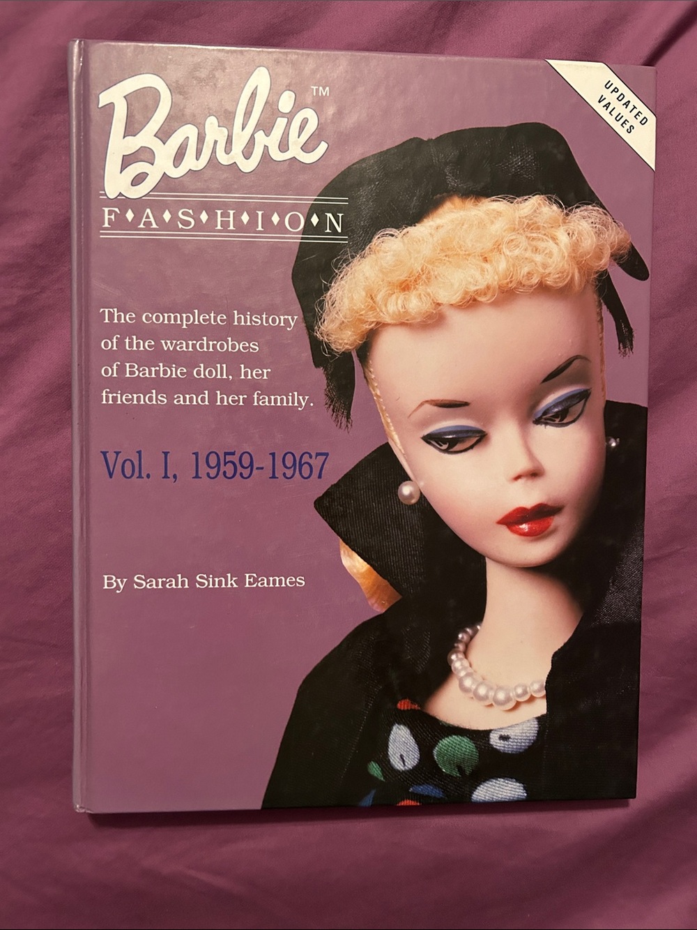 Barbie Rare Vintage fashion, complete history wardrobes book Barbie Dolls Toys.
